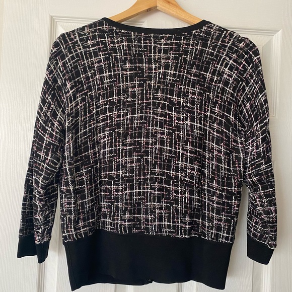 NWT White House Black sweater - Picture 2 of 3